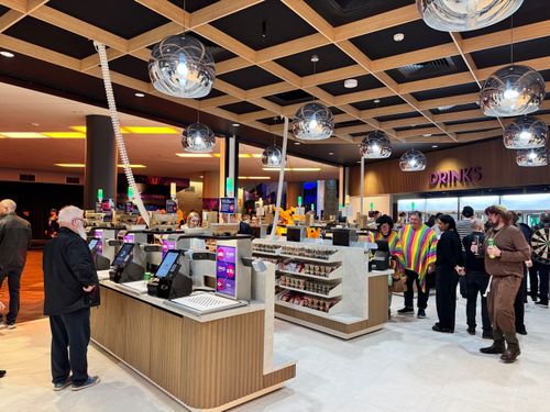 Mashgin vs. Amazon Just Walk Out and Other Autonomous Stores
